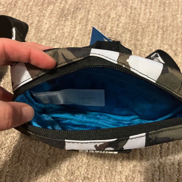 Fortnite Sling/fanny bag, belt bag, NWT, Camo design - Picture 4 of 6